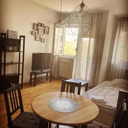 Charlie Aviv Park Apartment *