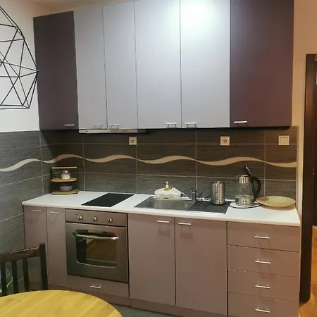 Charlie Aviv Park Belgrad