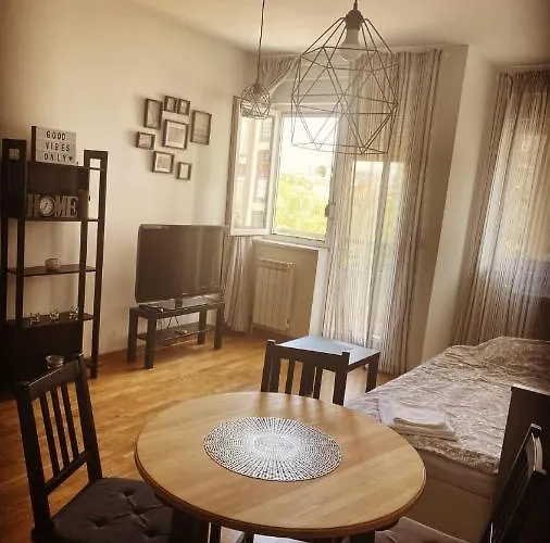 Charlie Aviv Park Apartman *